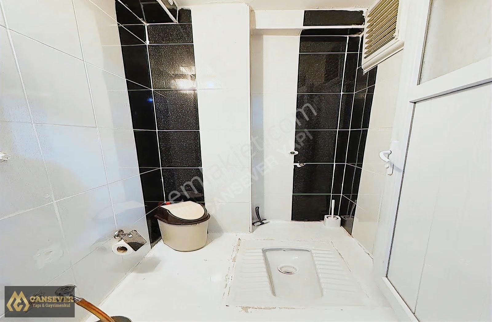 Bahçeşehir Lokasyonun'da Geniş Ve Harika Daire Fırsatı - Görsel 5