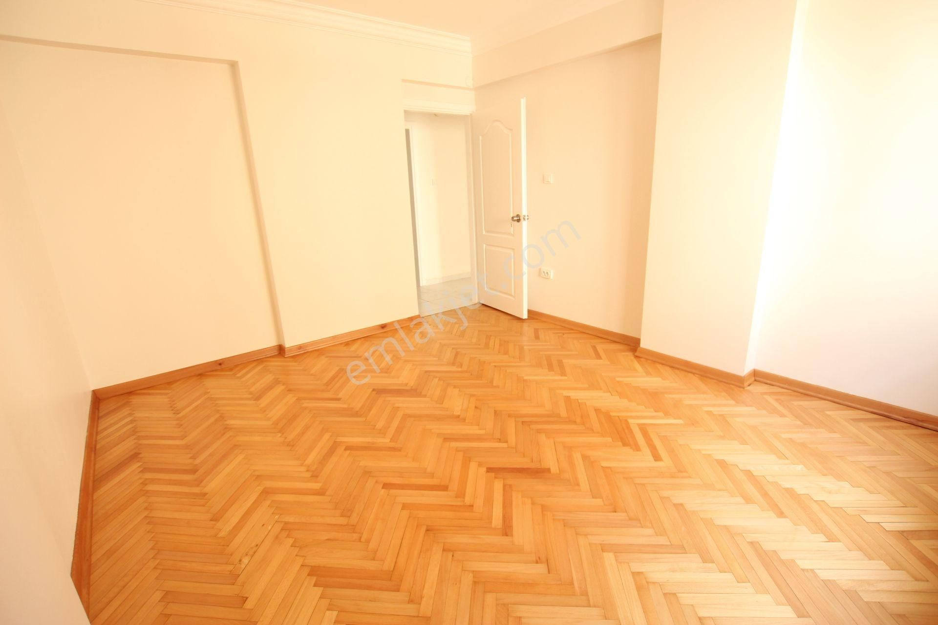 Minüse Caddesine Yakın, Geniş, Ferah, İyi Konumlu 3+1 Satılık - Görsel 17