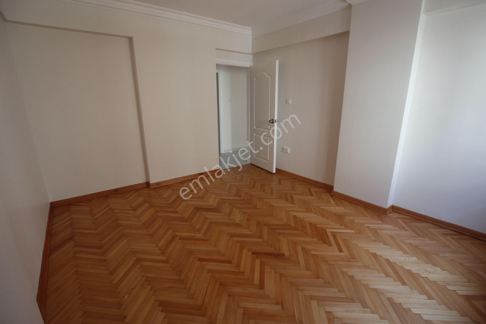 Minüse Caddesine Yakın, Geniş, Ferah, İyi Konumlu 3+1 Satılık - Görsel 18