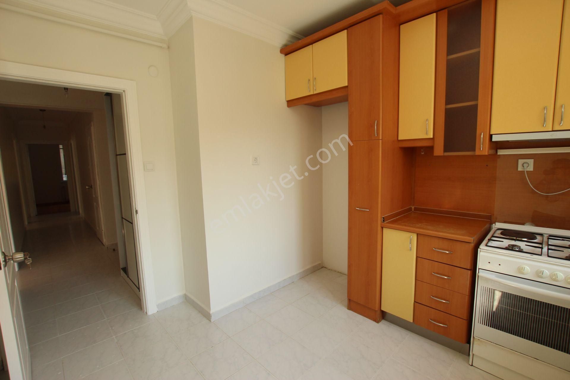 Minüse Caddesine Yakın, Geniş, Ferah, İyi Konumlu 3+1 Satılık - Görsel 7