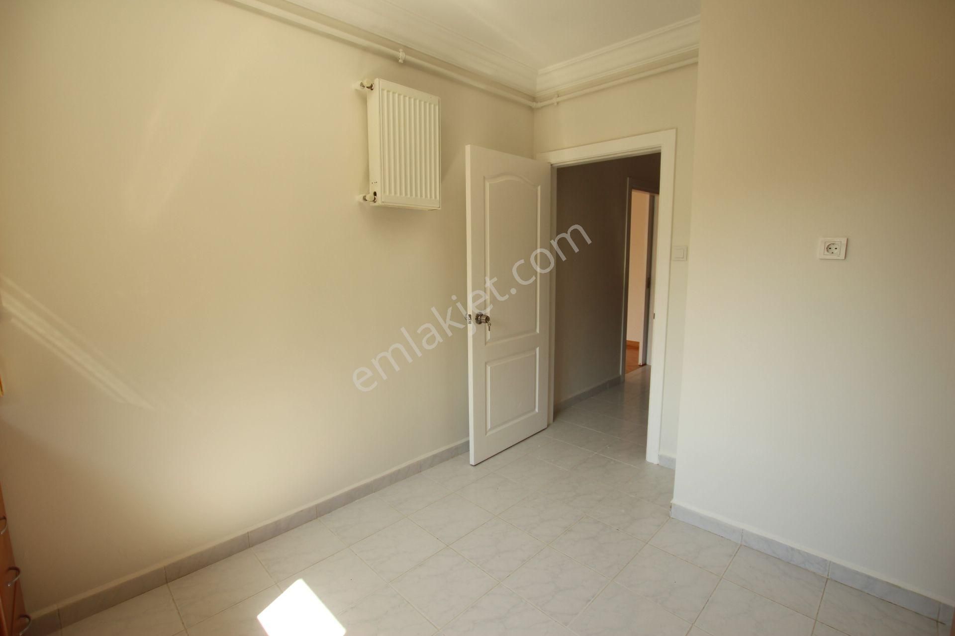 Minüse Caddesine Yakın, Geniş, Ferah, İyi Konumlu 3+1 Satılık - Görsel 8