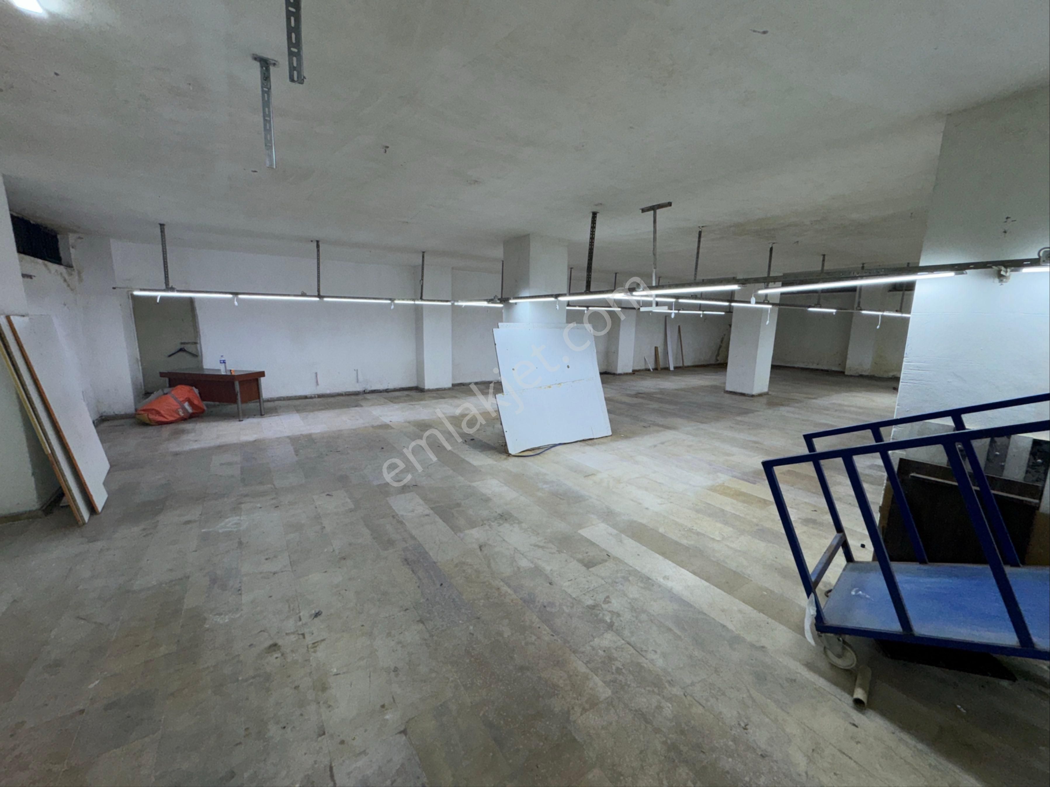 Zaferyapıdan Kiralıkdükkan 300m2 Sanayielektrikli İşhanı 7/24 Çalışma İstanbul Sultangazi Cebecimhde - Görsel 11