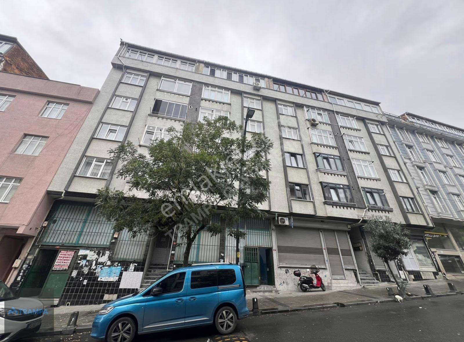 Gop Karadeniz Mahallesin'de 780m2 Yüksek Tavanlı Dükkan