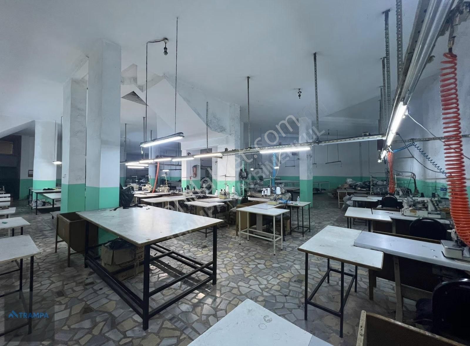 Gop Karadeniz Mahallesin'de 780m2 Yüksek Tavanlı Dükkan - Görsel 3