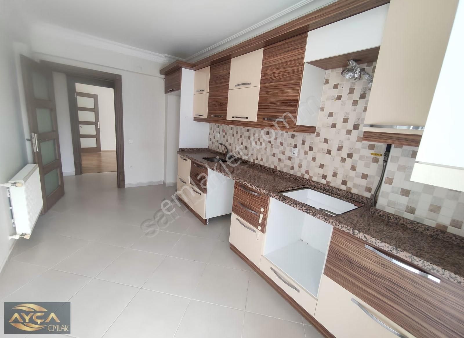 Mevlana İlkokulu Civ.ayçadan Satılık 3+1 Ekonomik Arakat Daire