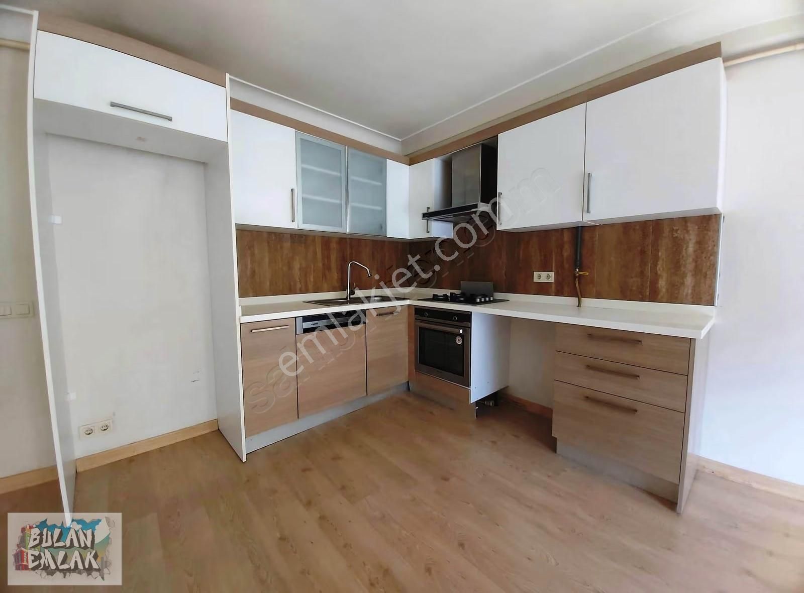 Bulan'dan Ortaköy'de Genç Binada Caddeye Yakın 1+1 Yüksek Giriş - Görsel 23