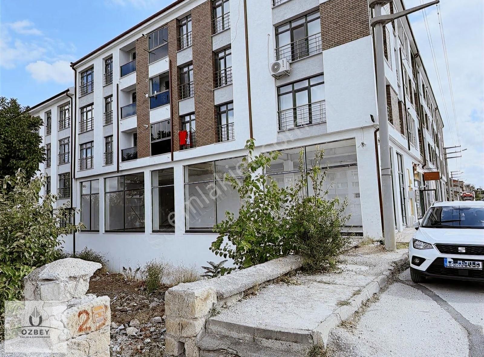 Özbey Emlaktan Vergi Dairesi Yakını Geniş Kiralık Köşe Dükkan - Görsel 7