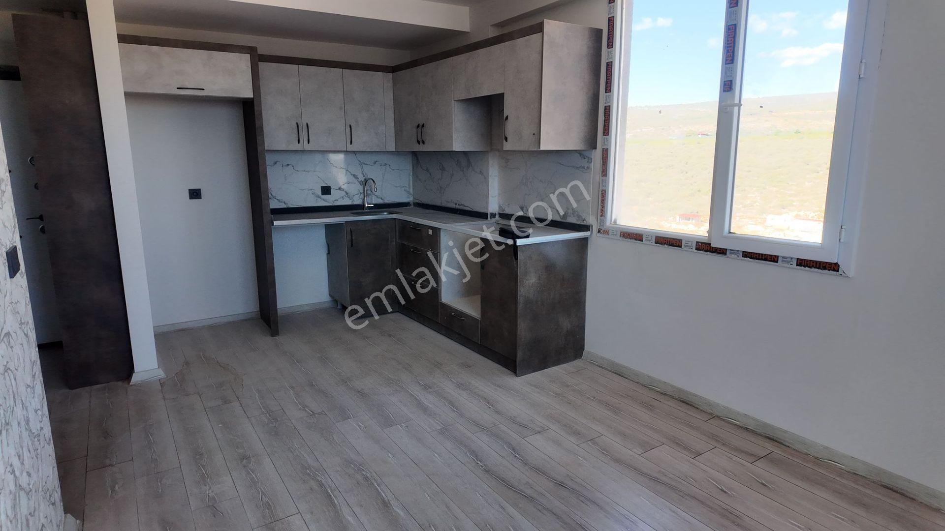 Ayaşta Deniz Manzaralı Havuzlu Site İçerisinde 1+1 Satılık Daire - Görsel 5