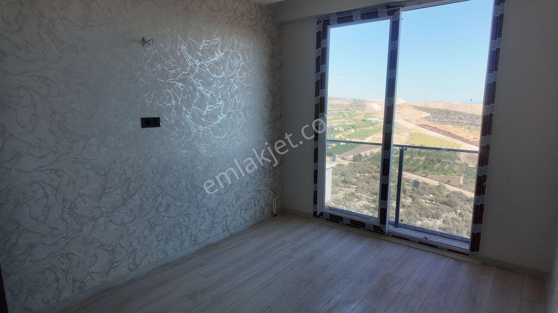 Ayaşta Deniz Manzaralı Havuzlu Site İçerisinde 1+1 Satılık Daire - Görsel 10