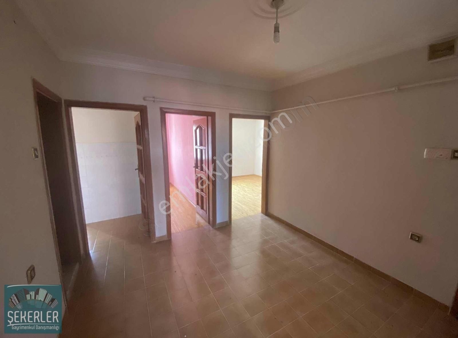 Şekerler Emlaktan Metroya Yakın Ara Kat Kiralık Daire - Görsel 3