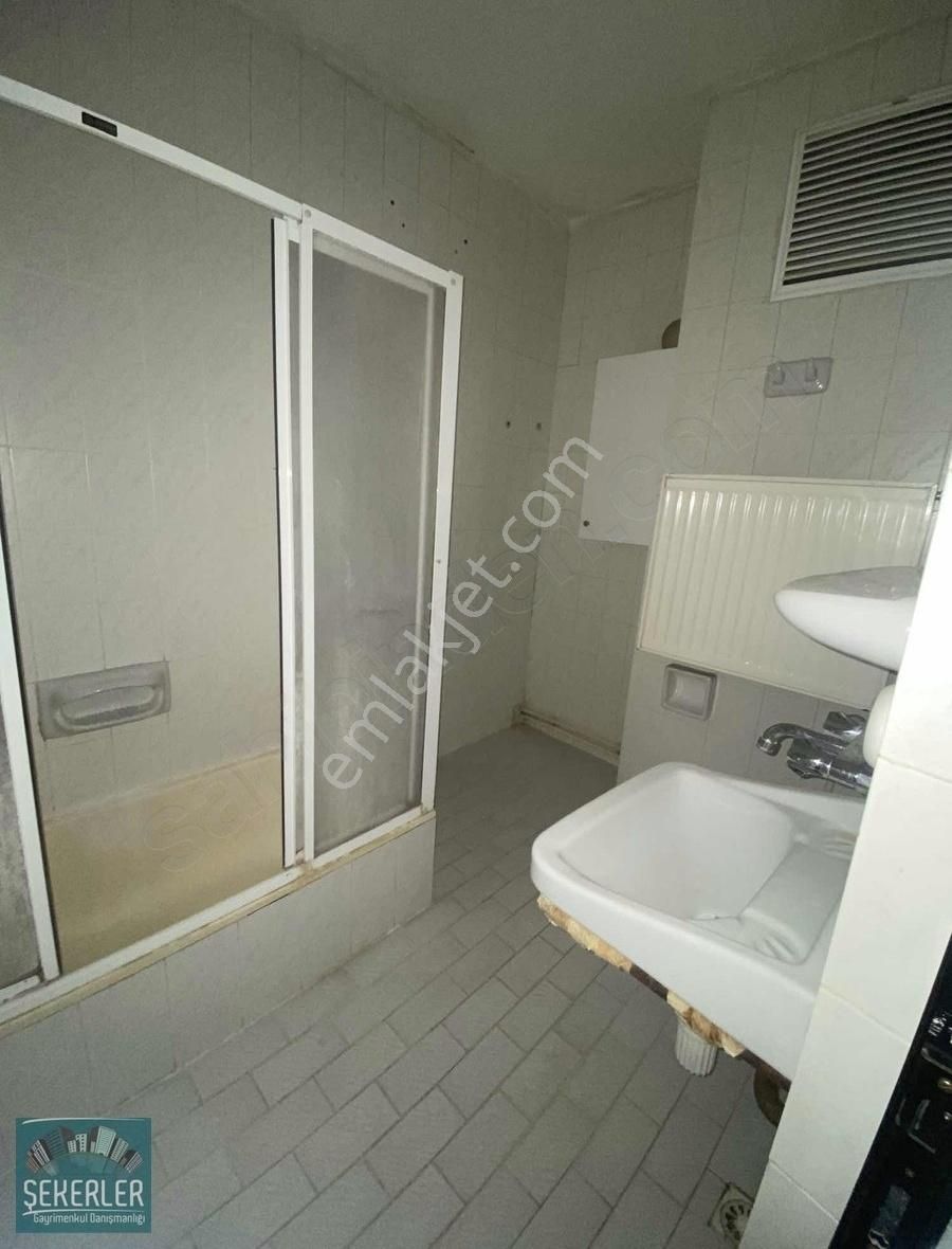 Şekerler Emlaktan Metroya Yakın Ara Kat Kiralık Daire