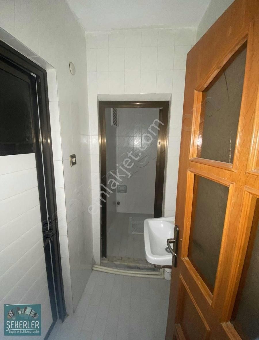 Şekerler Emlaktan Metroya Yakın Ara Kat Kiralık Daire - Görsel 5