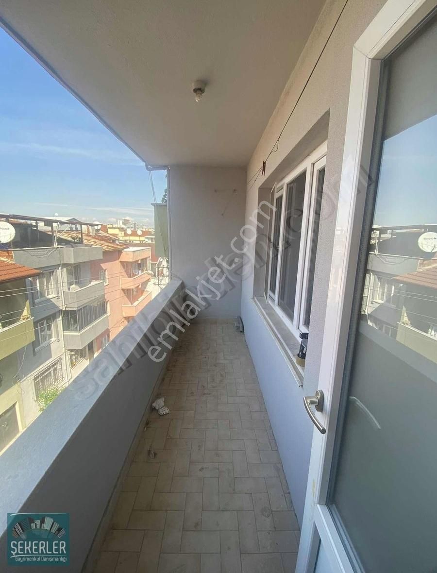 Şekerler Emlaktan Metroya Yakın Ara Kat Kiralık Daire - Görsel 2