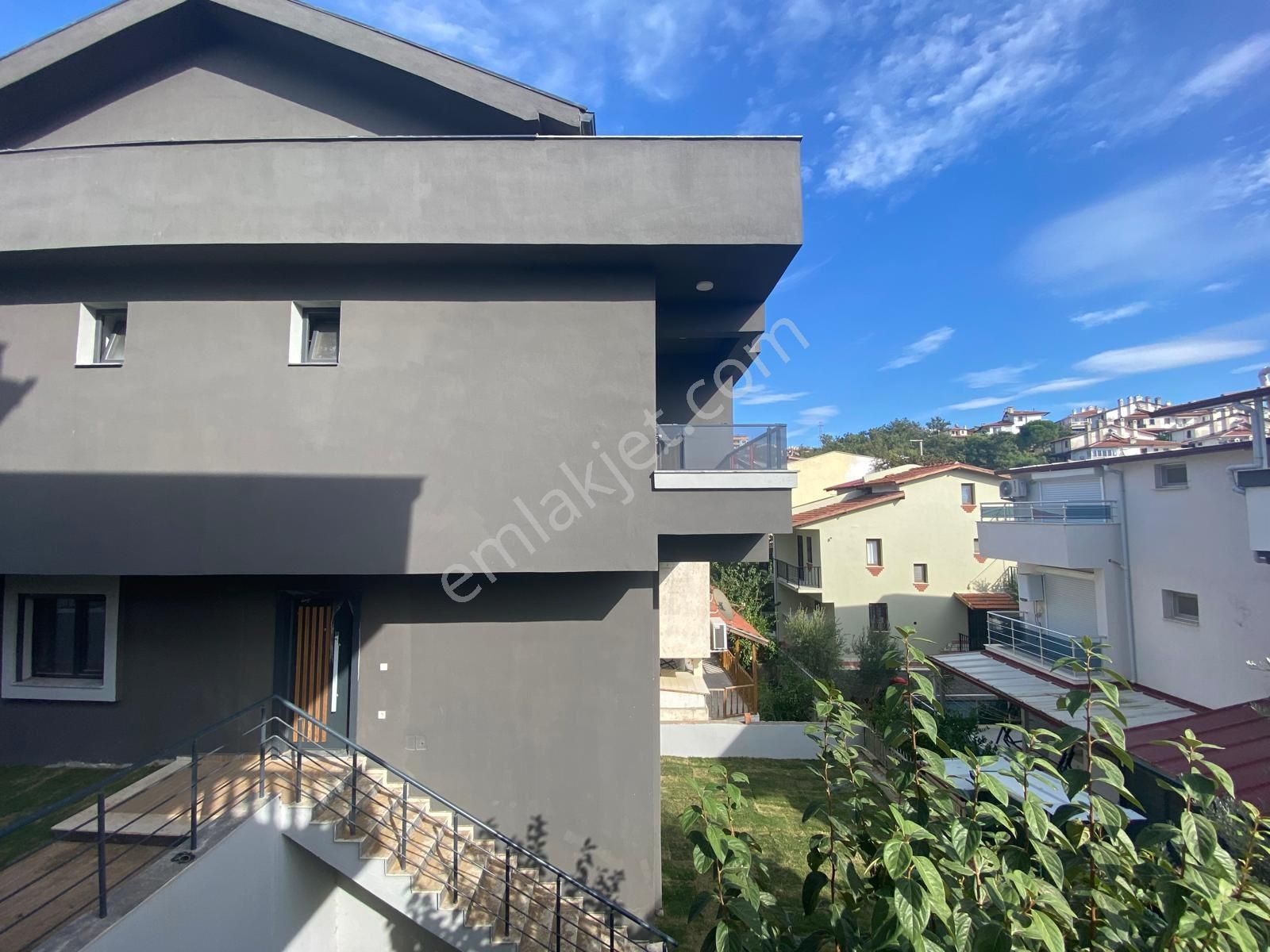 Global Den Geniş Bahçeli Denize 400 Metre Villa - Görsel 3