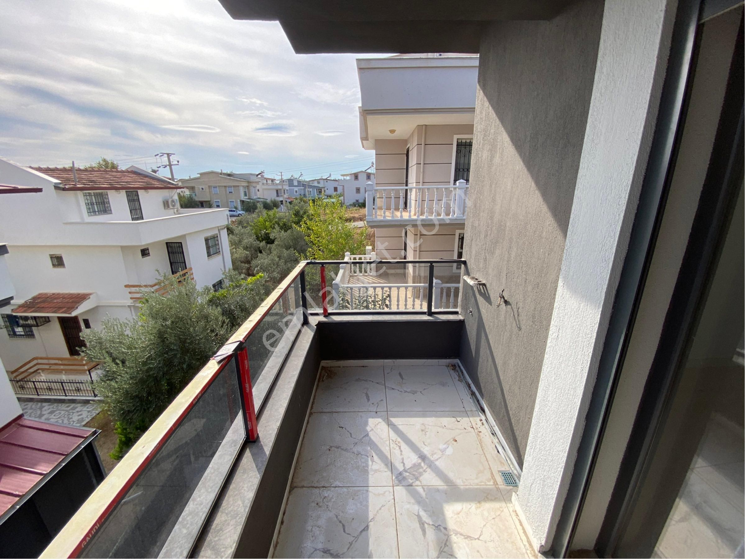 Global Den Geniş Bahçeli Denize 400 Metre Villa - Görsel 22