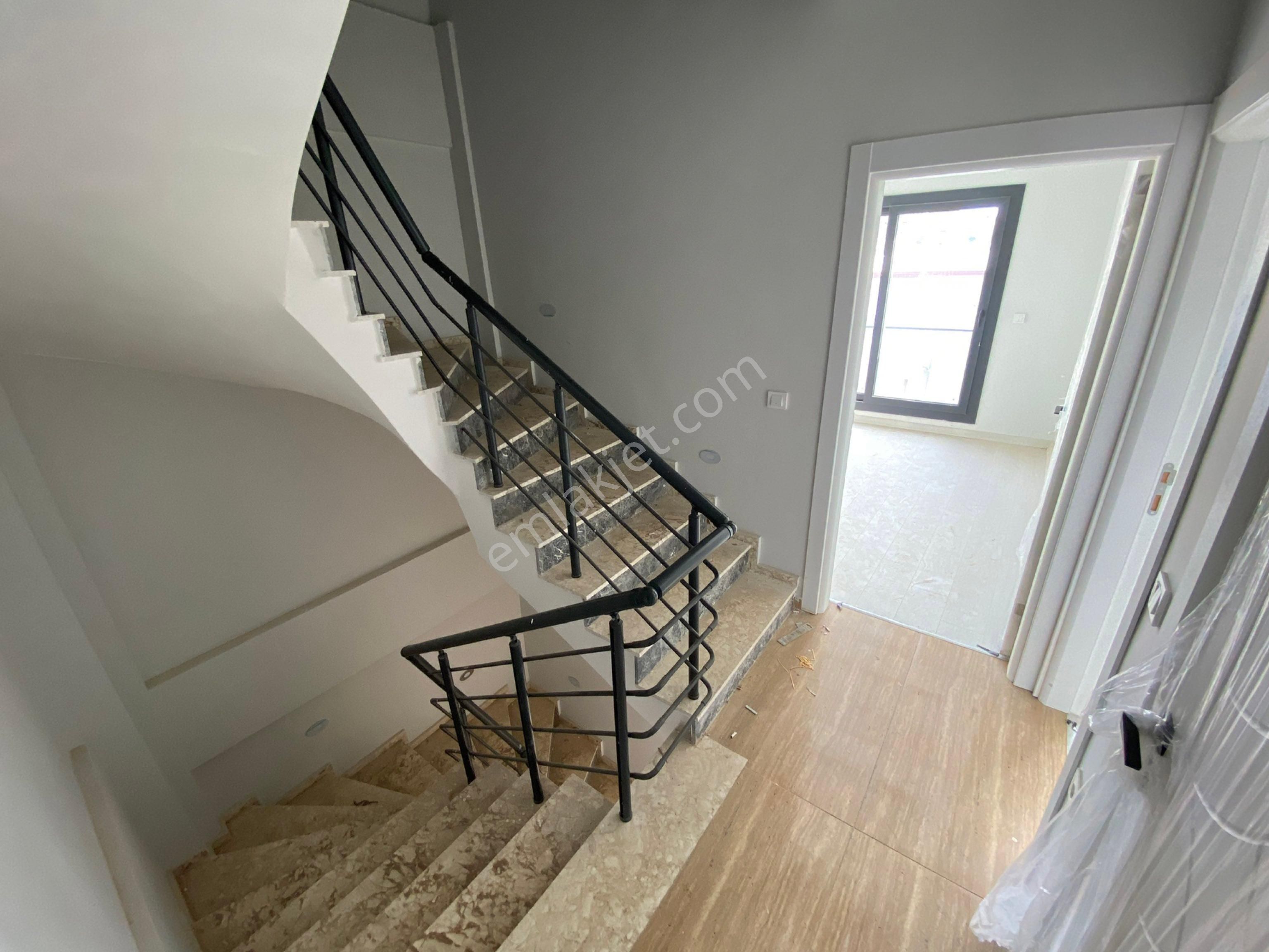 Global Den Geniş Bahçeli Denize 400 Metre Villa - Görsel 18