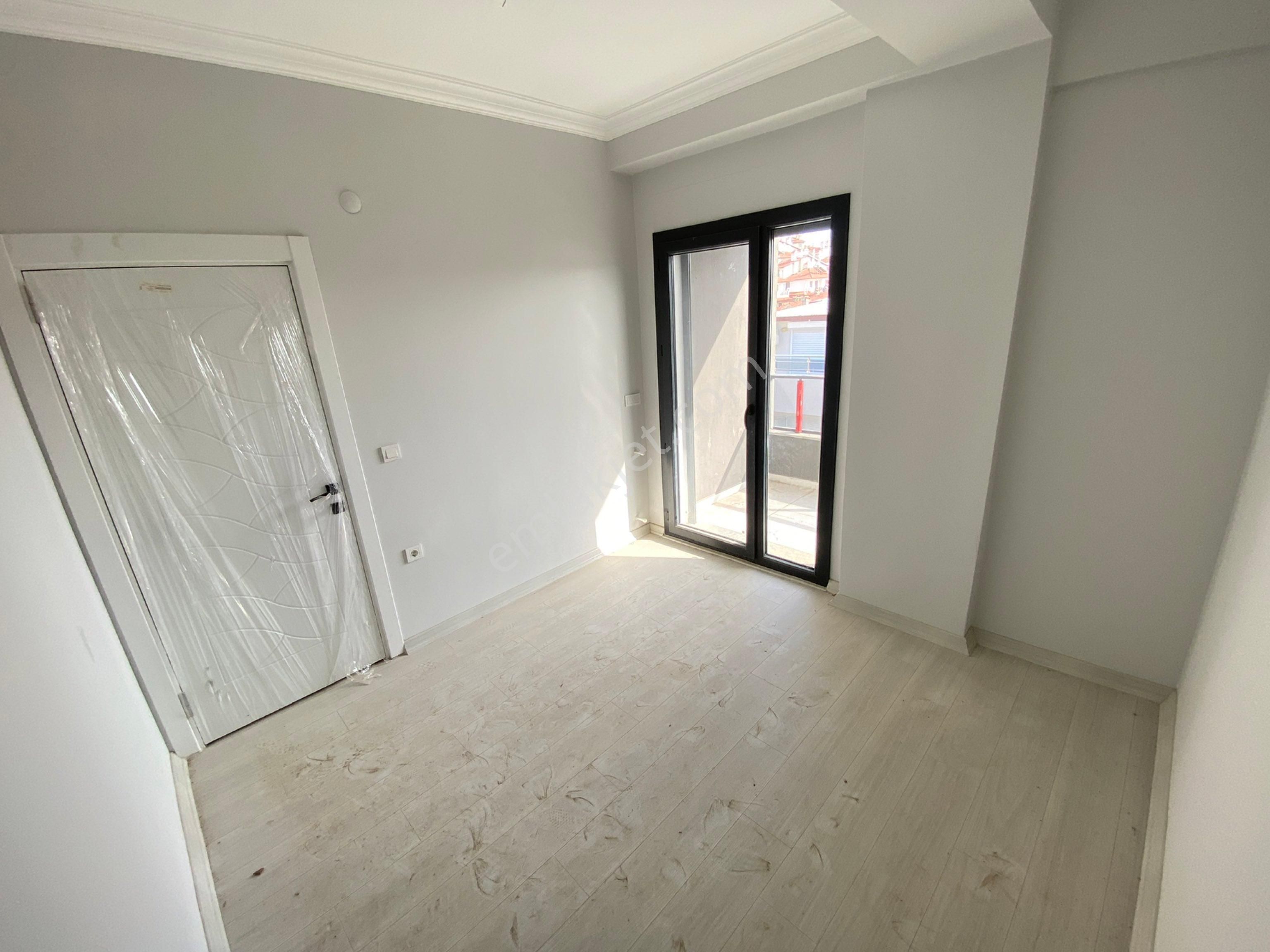 Global Den Geniş Bahçeli Denize 400 Metre Villa - Görsel 23