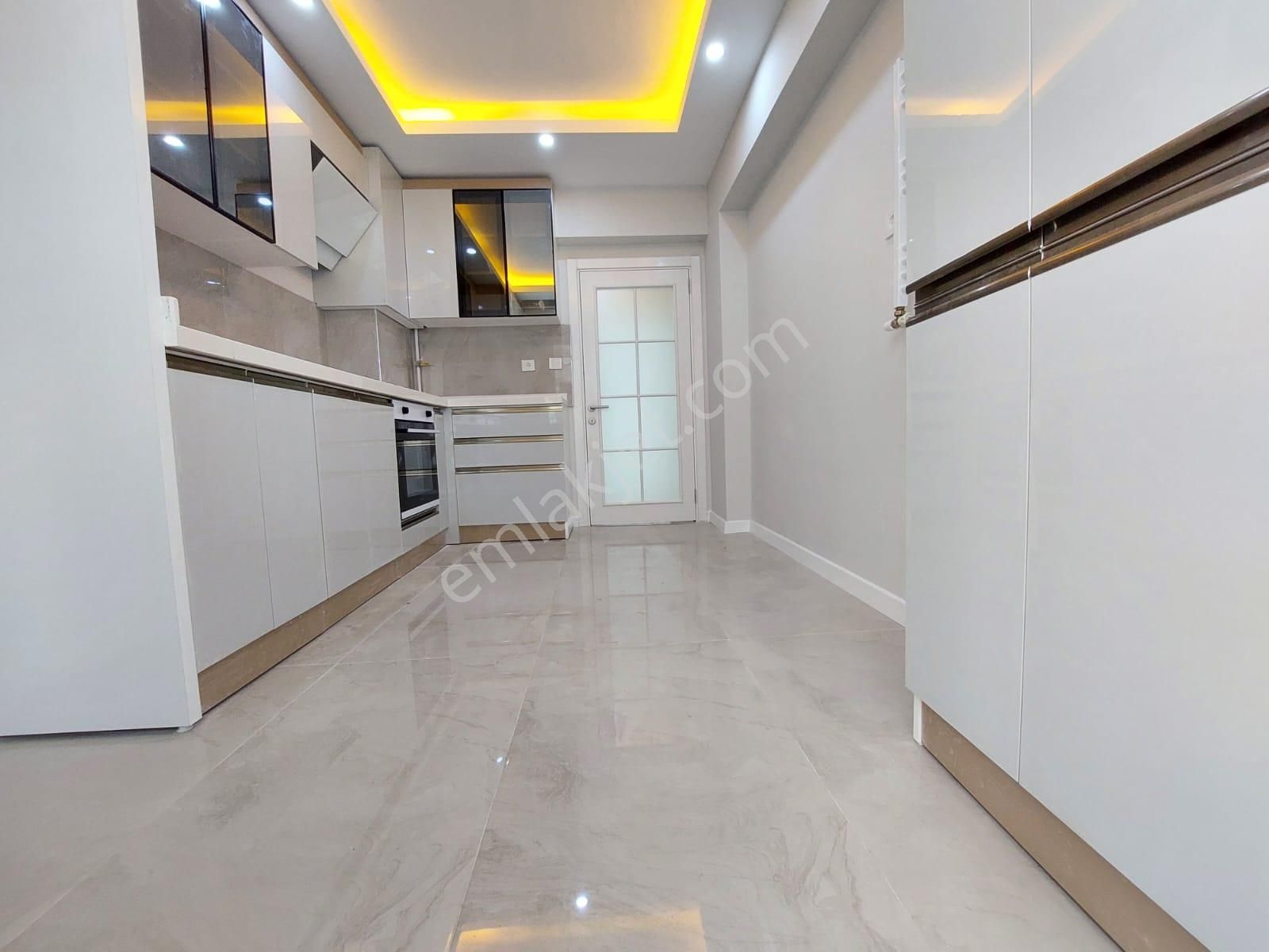 Piyade Mah De Satılık 3+1 Arakat Full Yapılı Ön Cephe Daire - Görsel 5