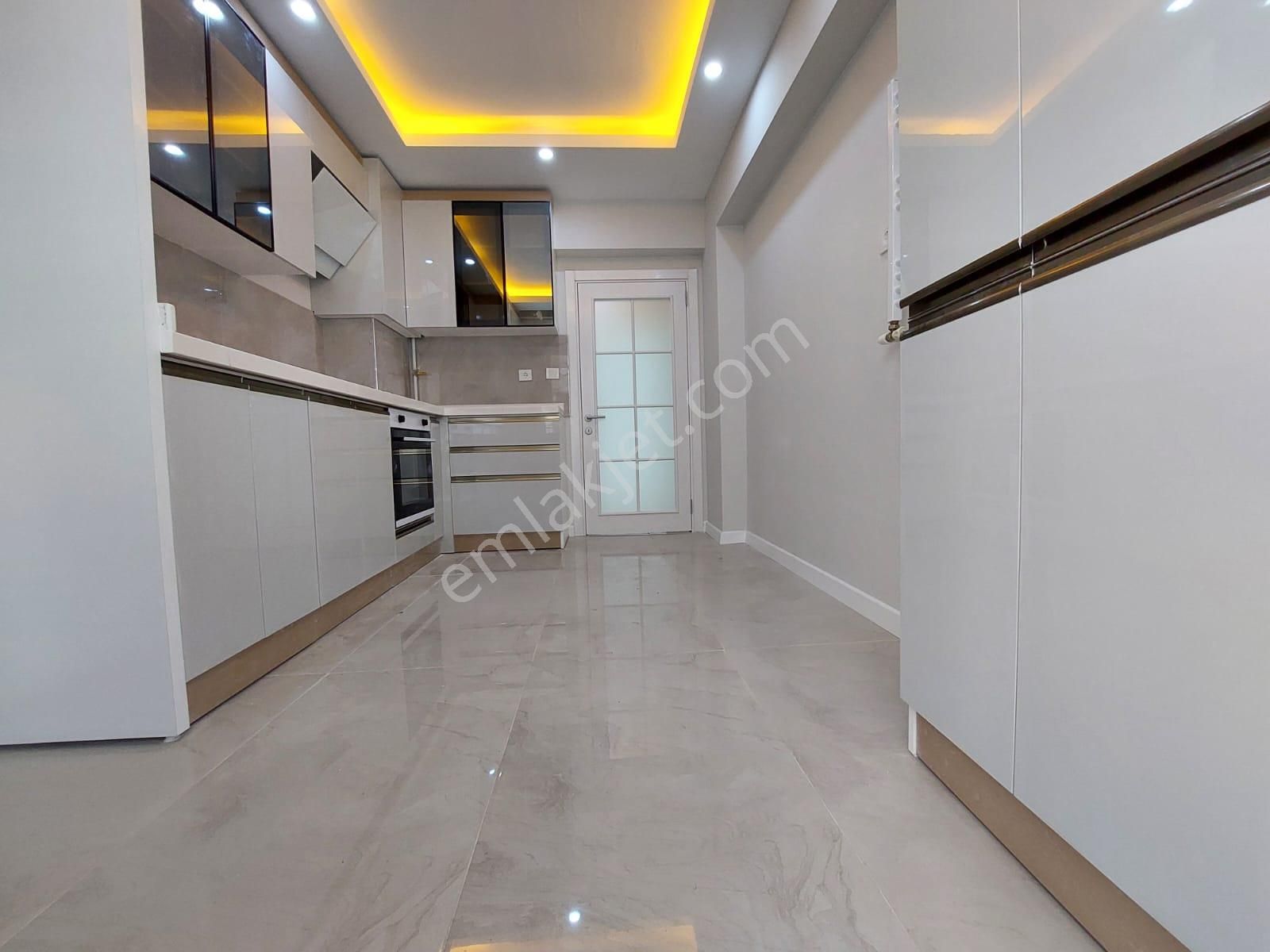 Piyade Mah De Satılık 3+1 Arakat Full Yapılı Ön Cephe Daire - Görsel 2