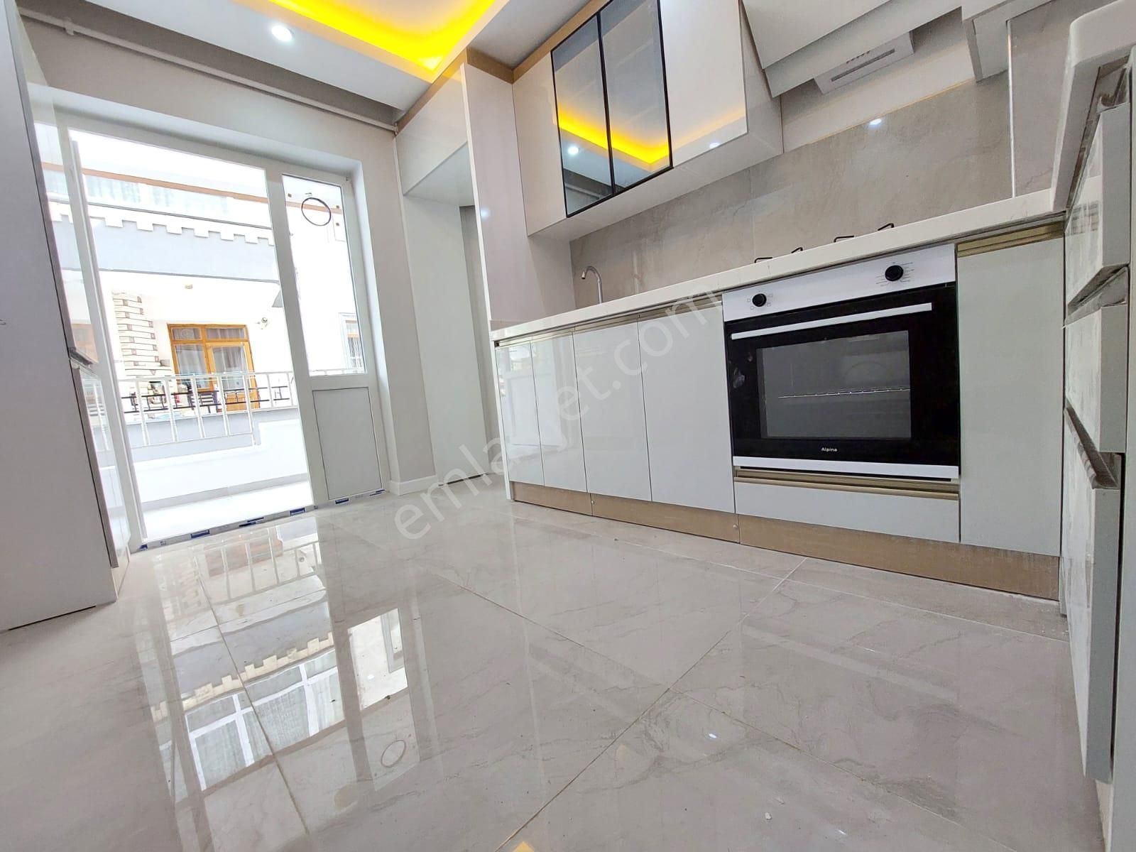 Piyade Mah De Satılık 3+1 Arakat Full Yapılı Ön Cephe Daire - Görsel 4