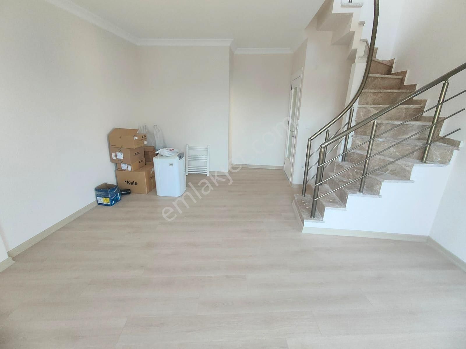 Emlak Dünyasından Küçükyalıda Satılık 2+2 135 M2 Sıfır Dubleks - Görsel 2