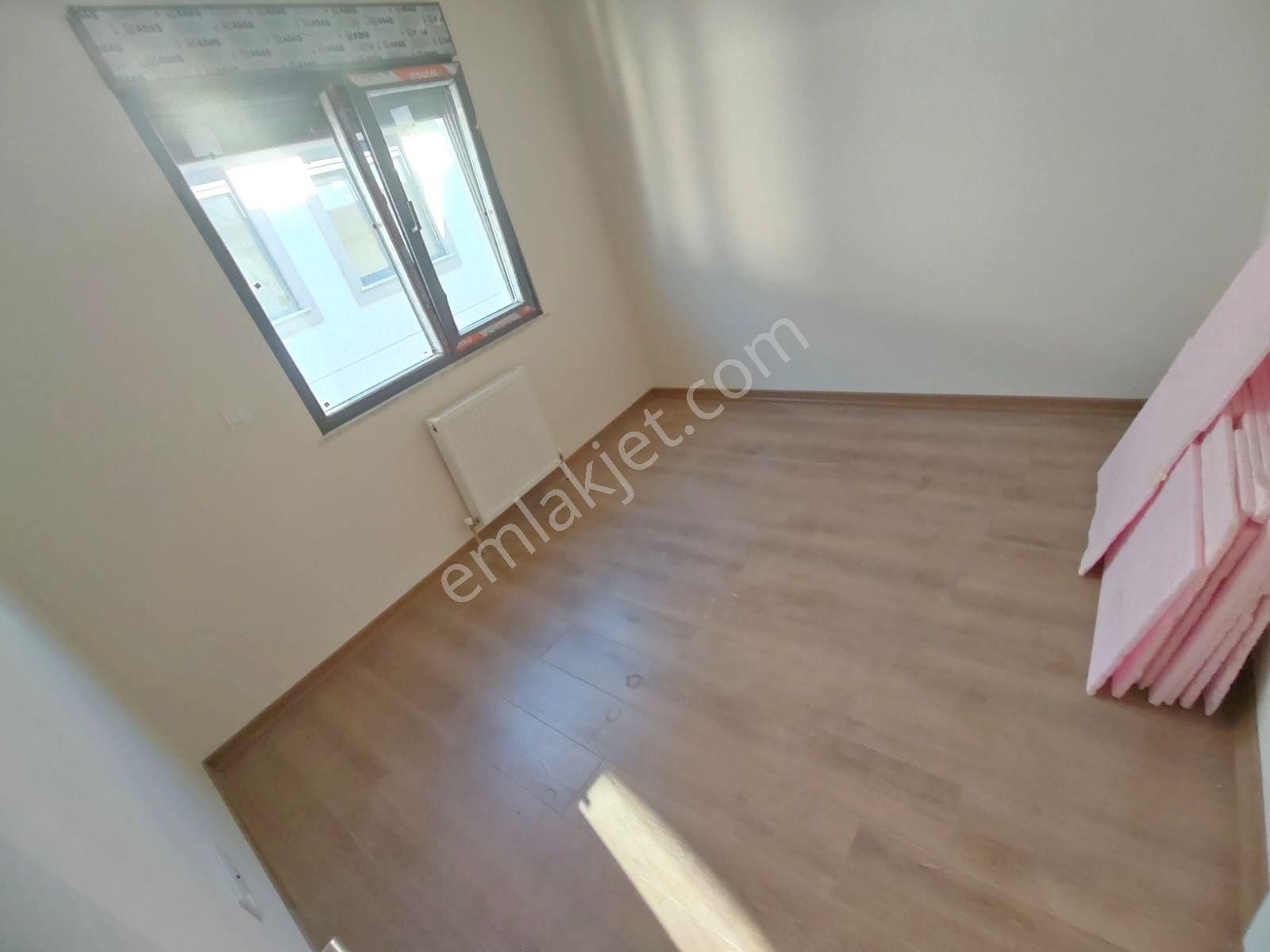 Emlak Dünyasından Küçükyalıda Satılık 4+2 175 M2 Sıfır Dubleks - Görsel 17
