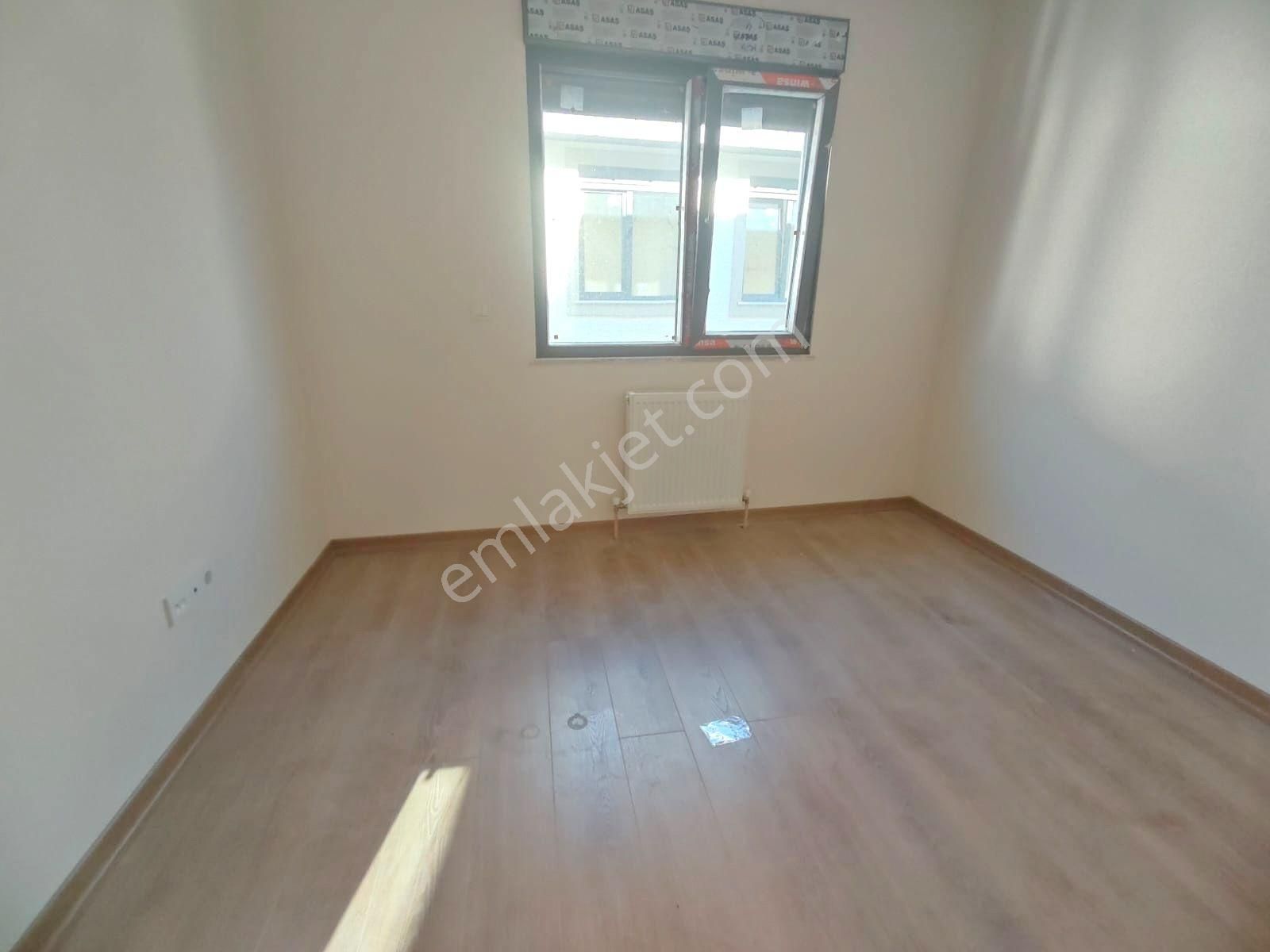 Emlak Dünyasından Küçükyalıda Satılık 4+2 175 M2 Sıfır Dubleks - Görsel 16