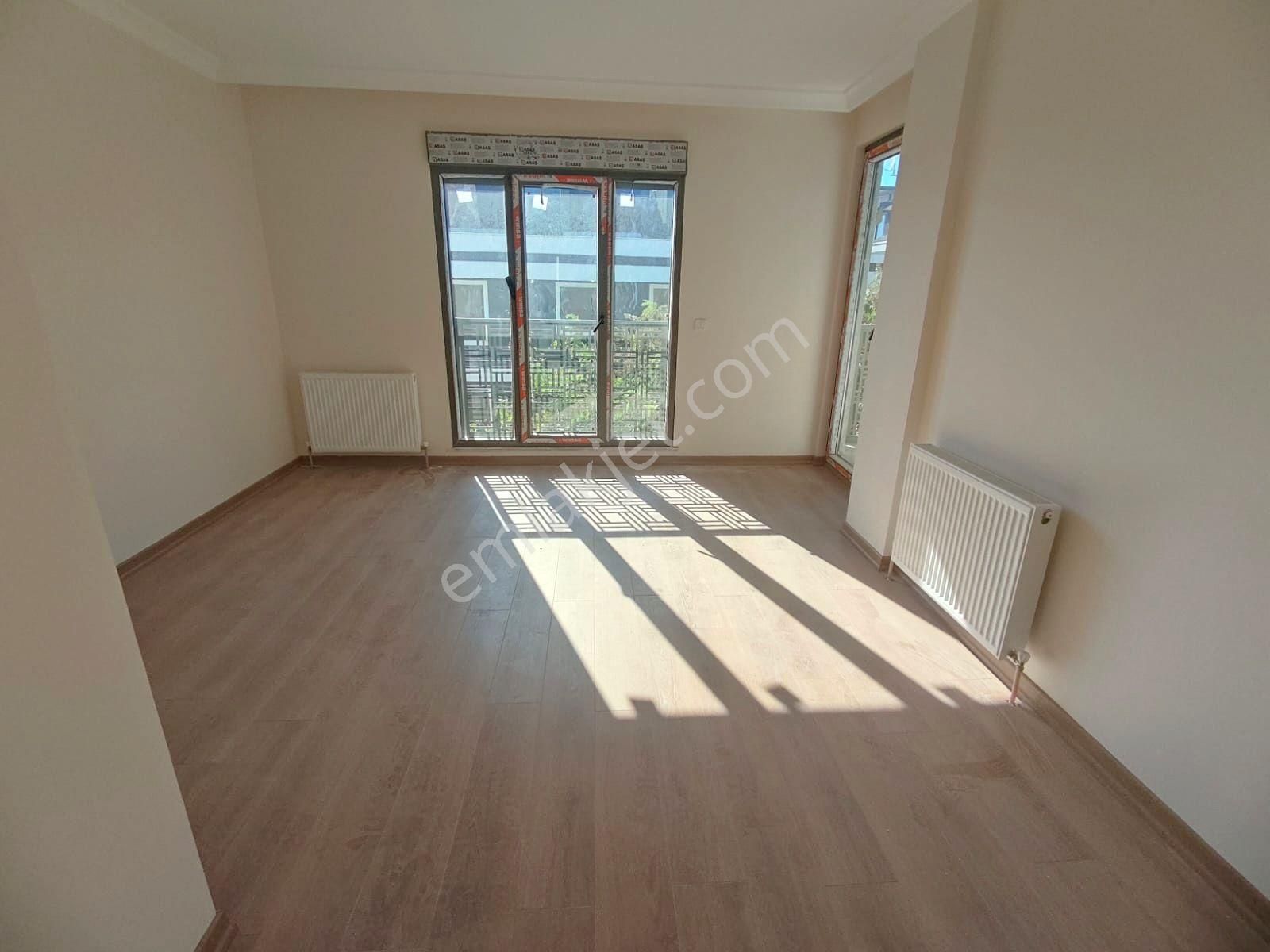 Emlak Dünyasından Küçükyalıda Satılık 4+2 175 M2 Sıfır Dubleks - Görsel 6