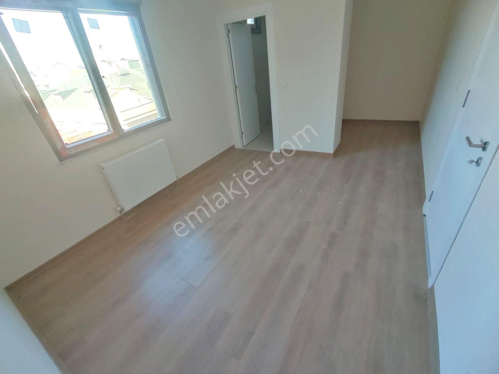 Emlak Dünyasından Küçükyalıda Satılık 4+2 175 M2 Sıfır Dubleks - Görsel 11