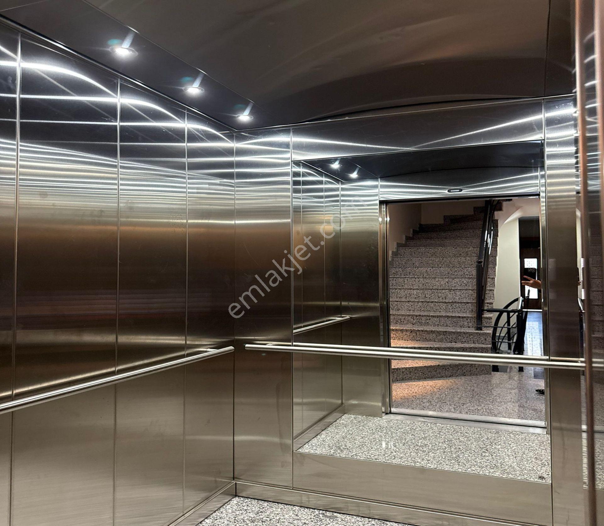Muhteşem Konumda 3+1 160 M2 Kapalı Ghiyinme Odalı Süper Daire - Görsel 21