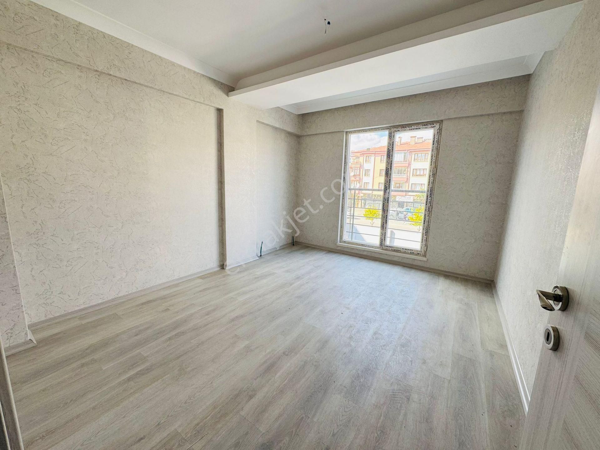 Karapürçek'te Ebeveyn Banyolu Asansörlü 3+1 Satılık Sıfır Daire !! - Görsel 11