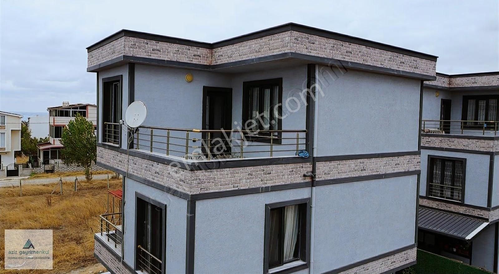 Marmara Ereğlisinde 4+1 Deniz Manzaralı Tripleks Satılık Villa