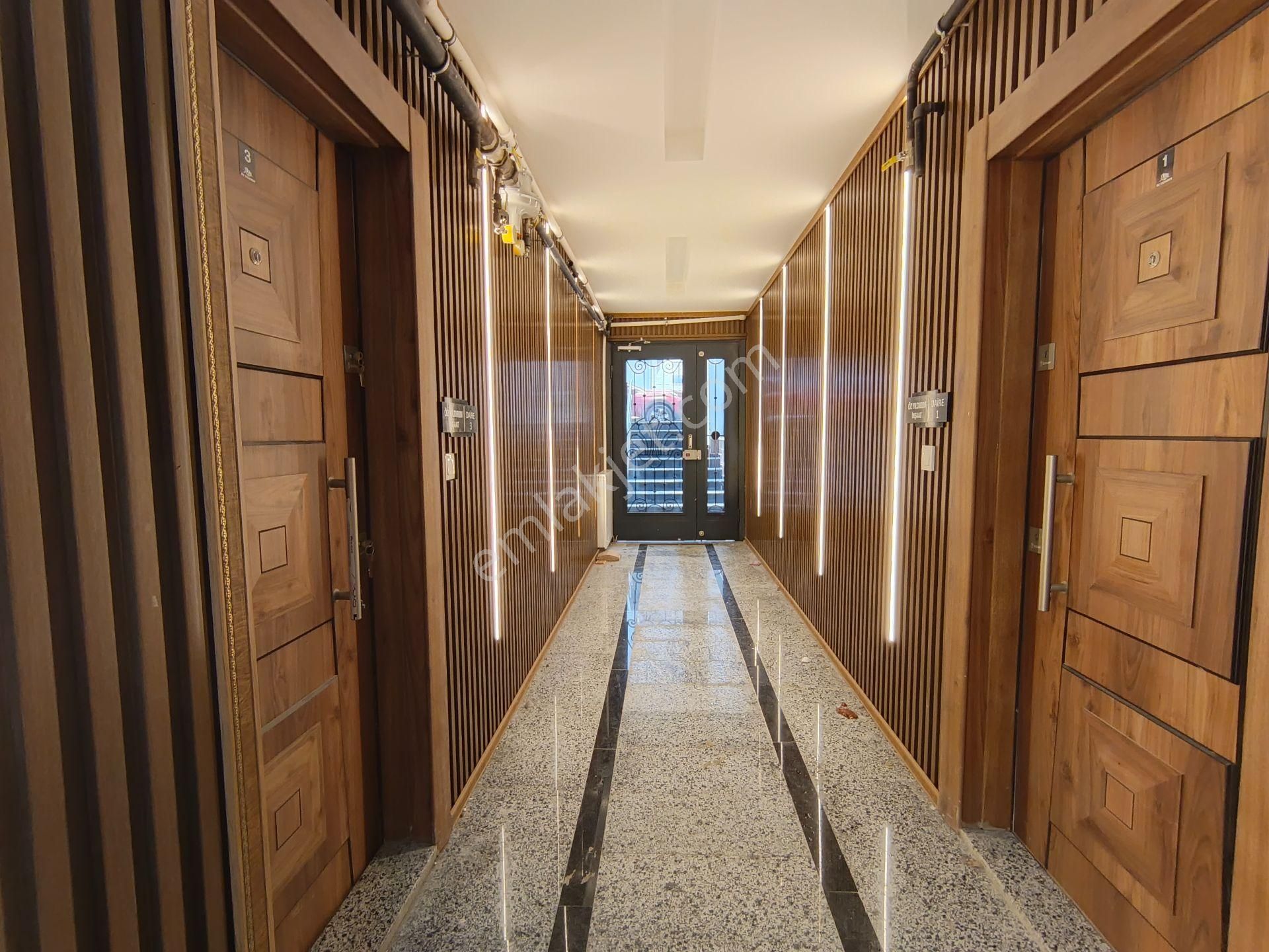 Çekmeköy Merkez Ultra Lüks 3+1 125m2 Ebeveyn Banyolu Kapalı Otoparklı Daire - Görsel 3