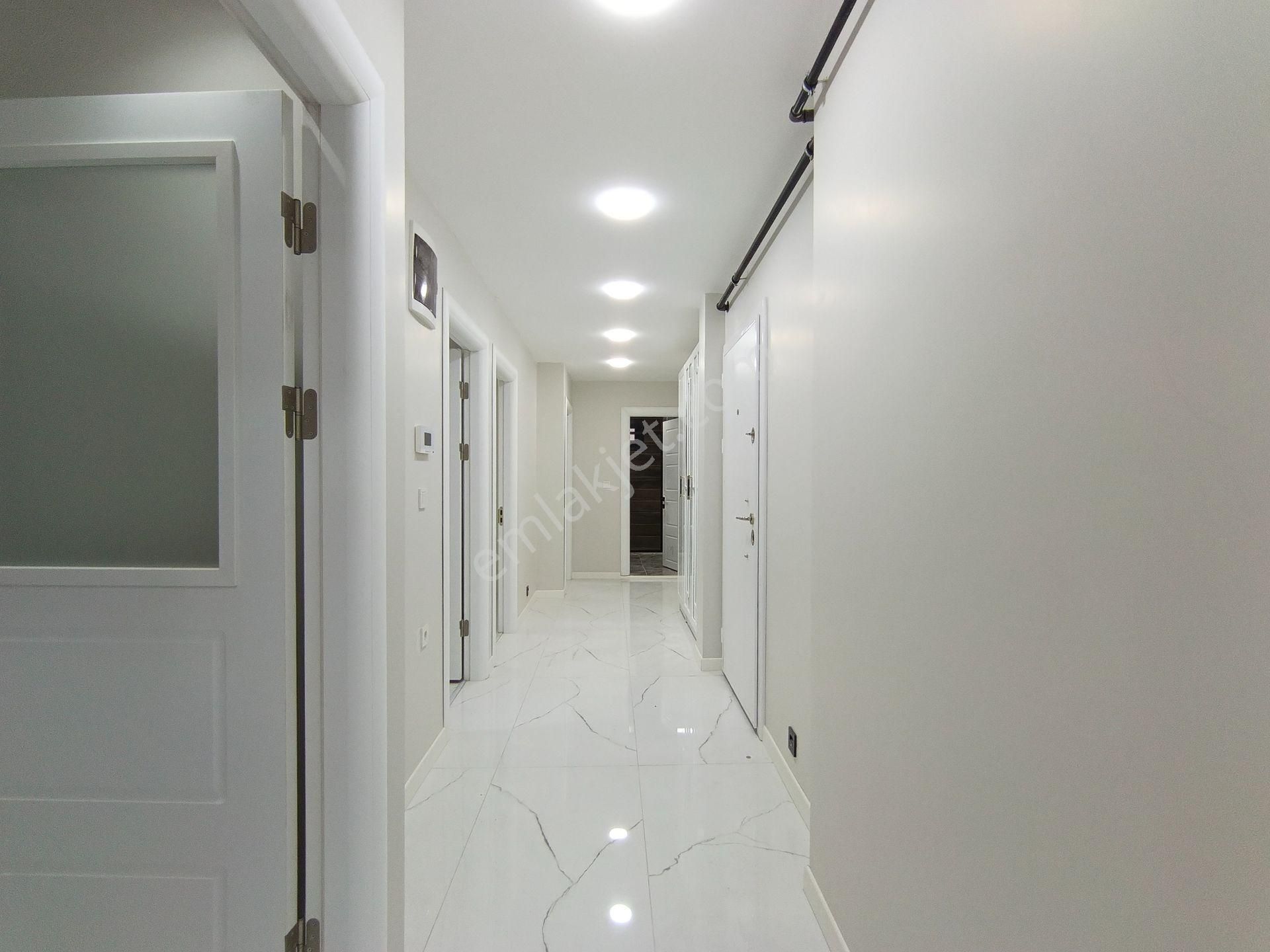 Çekmeköy Merkez Ultra Lüks 3+1 125m2 Ebeveyn Banyolu Kapalı Otoparklı Daire - Görsel 10