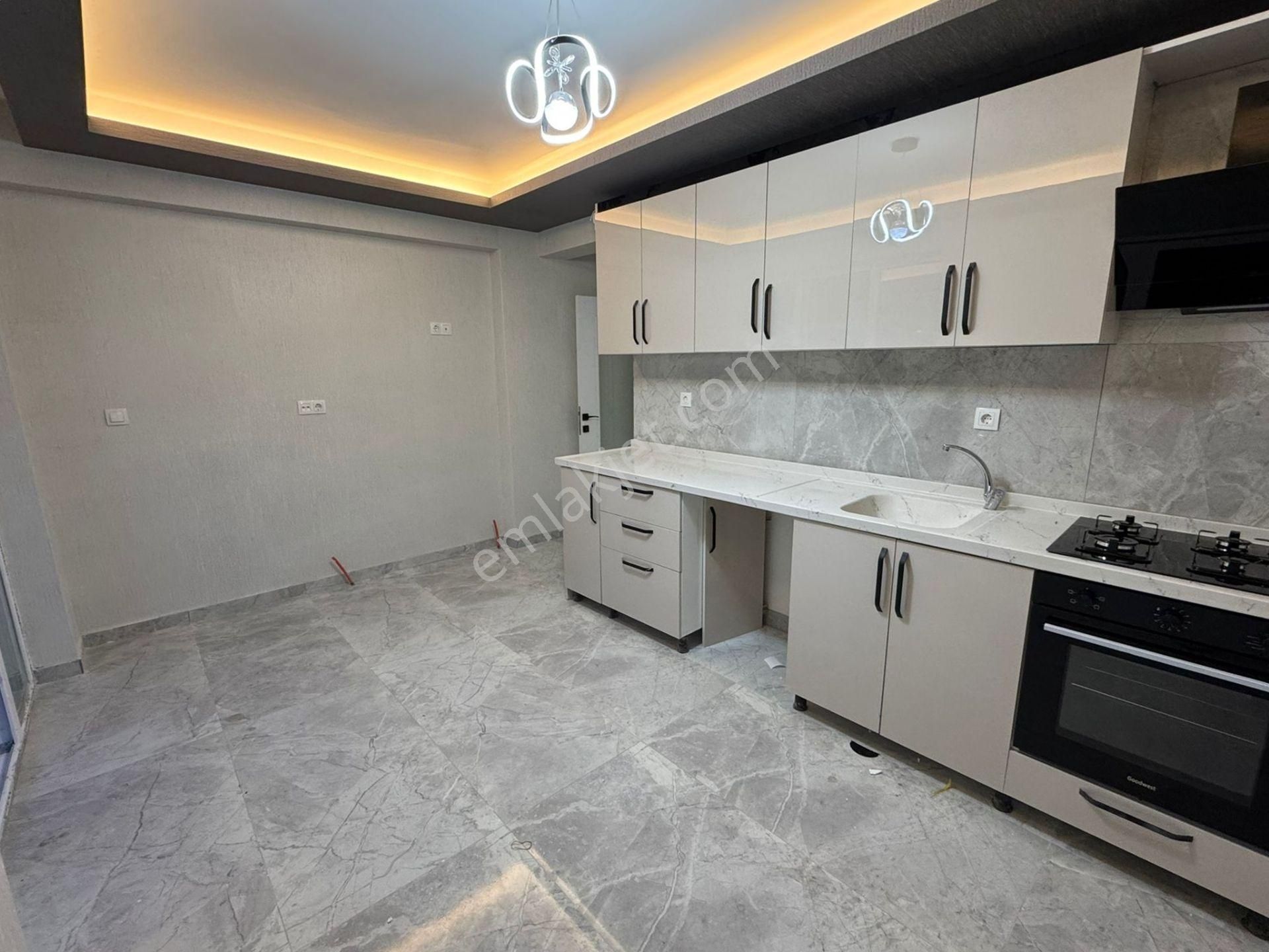 Beşikkaya'da Manzaralı Full Yapılı 3+1 Ara Kat Satılık Sıfır Daire !! - Görsel 3