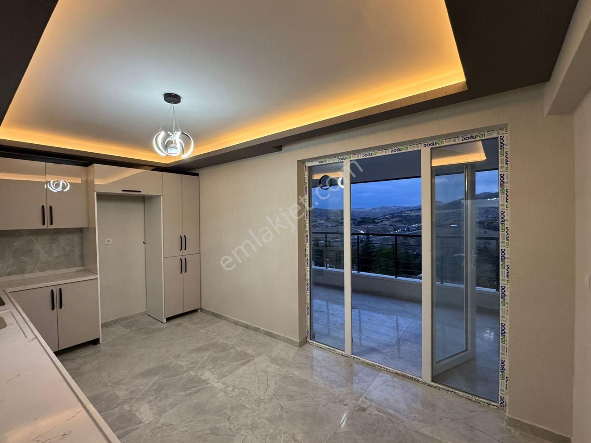 Beşikkaya'da Manzaralı Full Yapılı 3+1 Ara Kat Satılık Sıfır Daire !! - Görsel 4