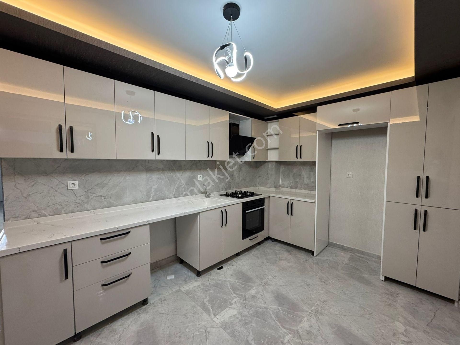 Beşikkaya'da Manzaralı Full Yapılı 3+1 Ara Kat Satılık Sıfır Daire !! - Görsel 2