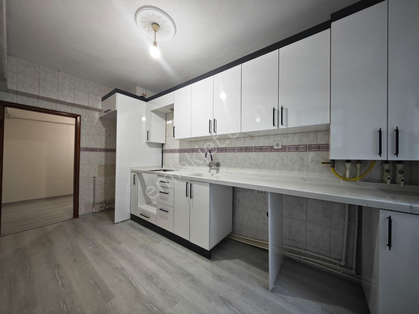 Karapürçek'te İçerisi Yenilenmiş Full Yapılı 1.katta 3+1 Satılık Daire !! - Görsel 2