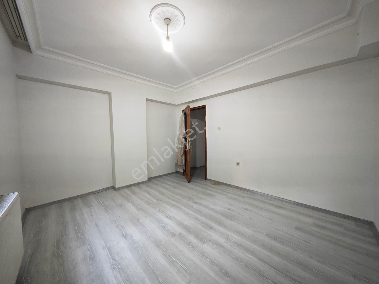 Karapürçek'te İçerisi Yenilenmiş Full Yapılı 1.katta 3+1 Satılık Daire !! - Görsel 17