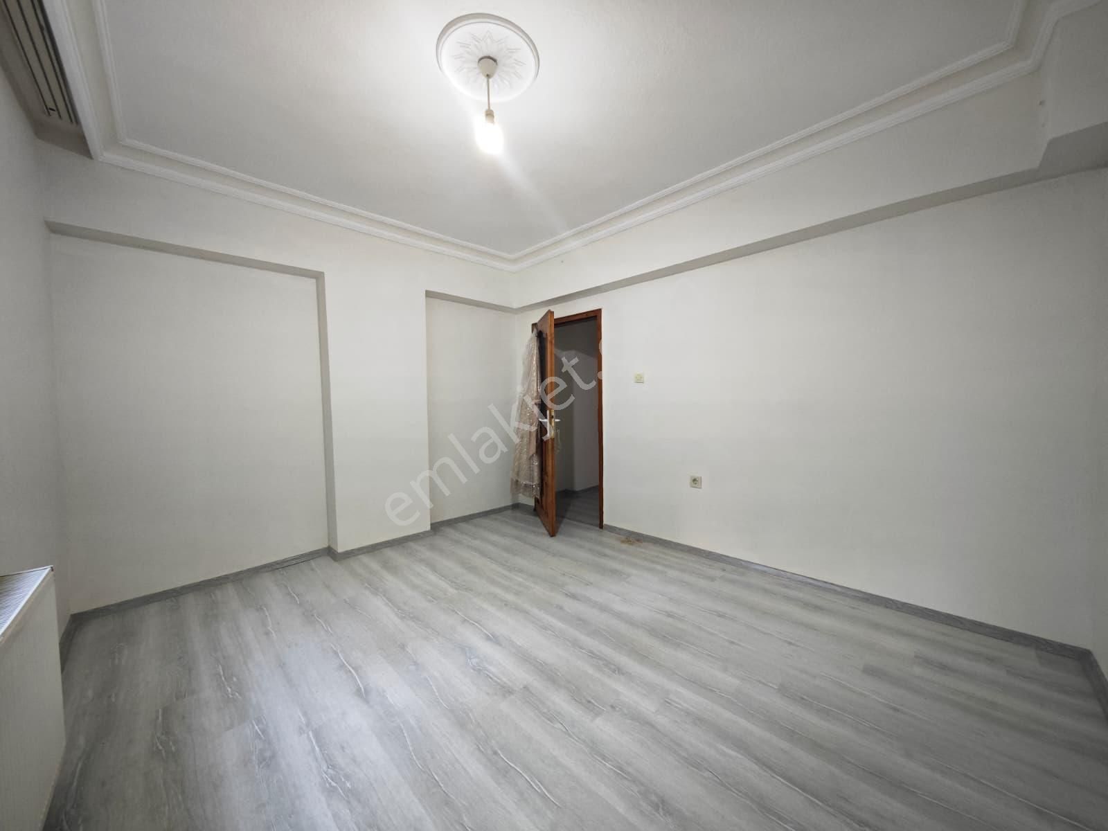 Karapürçek'te İçerisi Yenilenmiş Full Yapılı 1.katta 3+1 Satılık Daire !! - Görsel 18