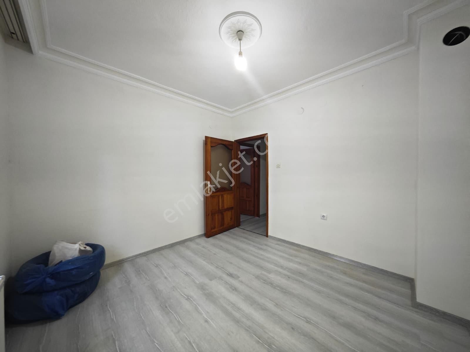 Karapürçek'te İçerisi Yenilenmiş Full Yapılı 1.katta 3+1 Satılık Daire !! - Görsel 14