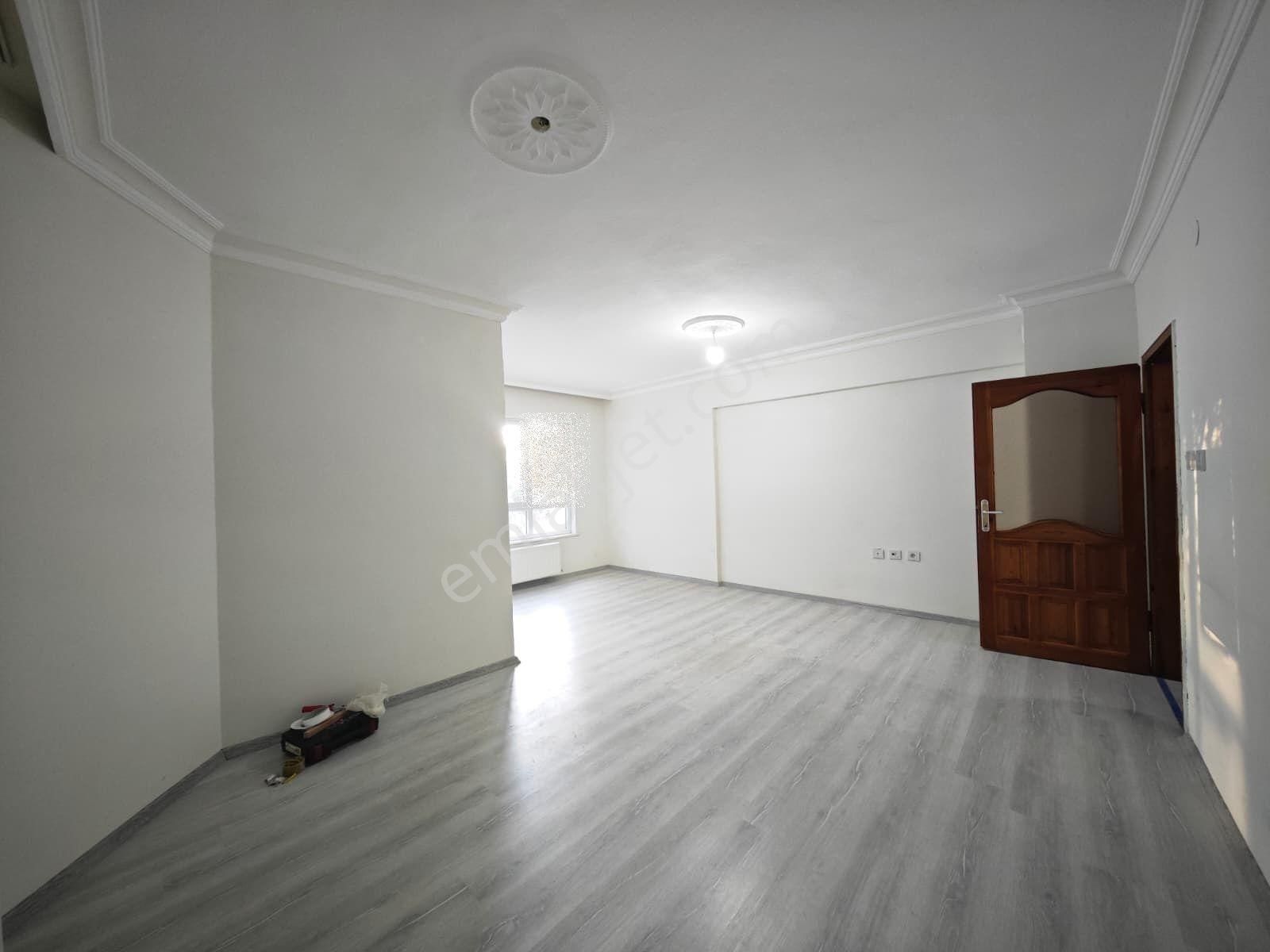 Karapürçek'te İçerisi Yenilenmiş Full Yapılı 1.katta 3+1 Satılık Daire !! - Görsel 6