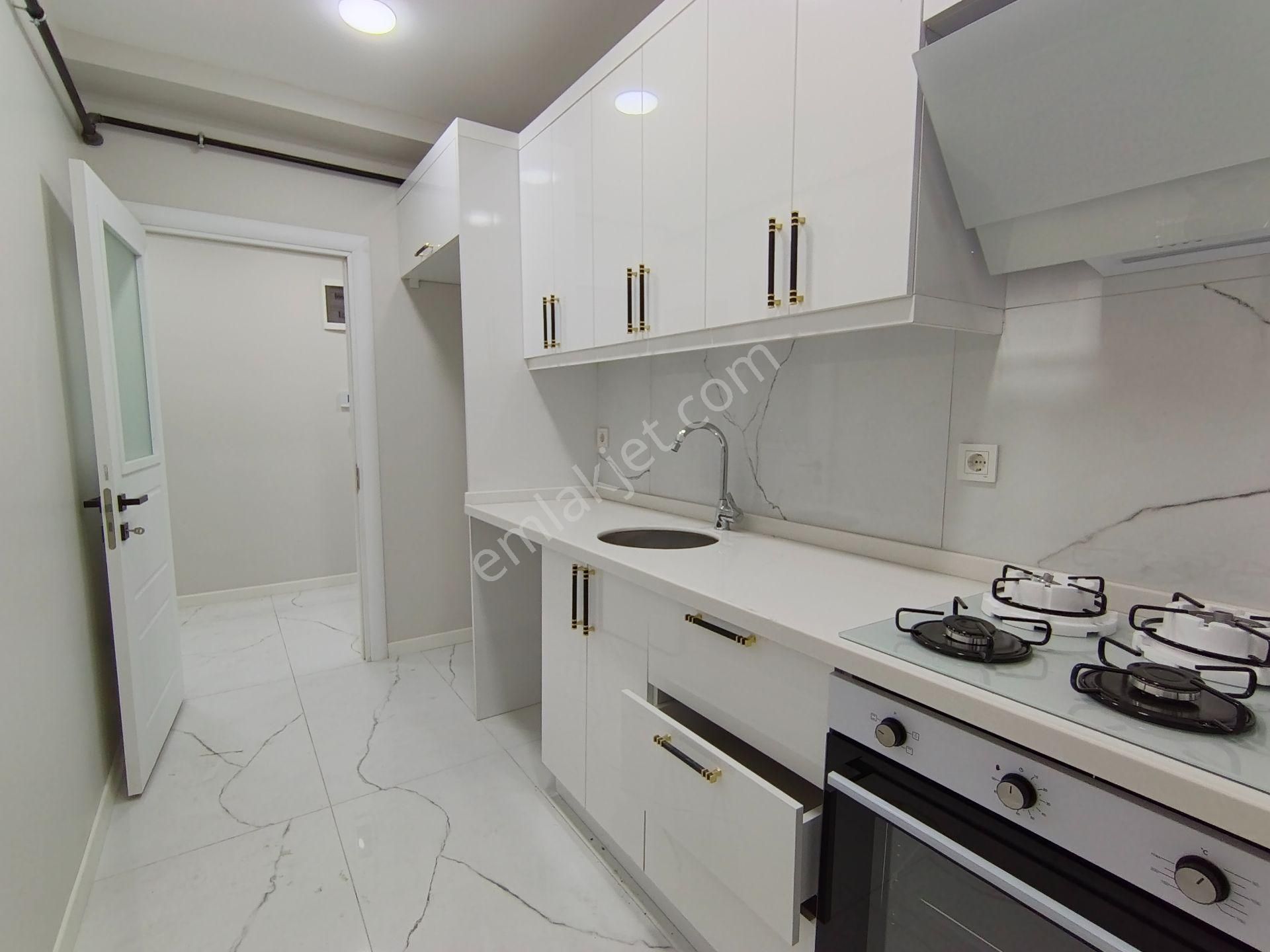 Çekmeköy Merkez Mh Ultra Lüks 1+1 90m2 Balkonlu Kapalı Otoparklı Daire - Görsel 11