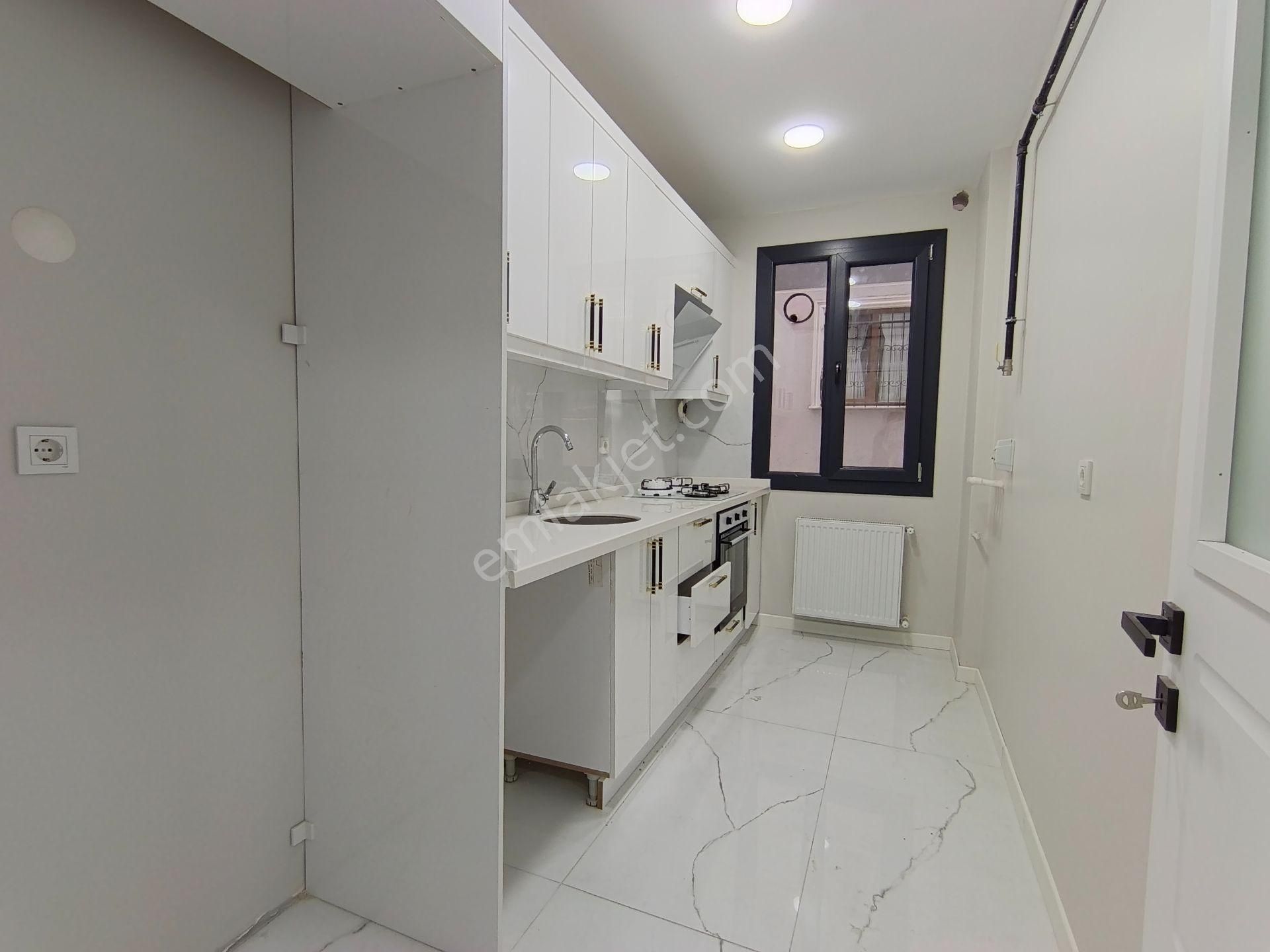 Çekmeköy Merkez Mh Ultra Lüks 1+1 90m2 Balkonlu Kapalı Otoparklı Daire - Görsel 8