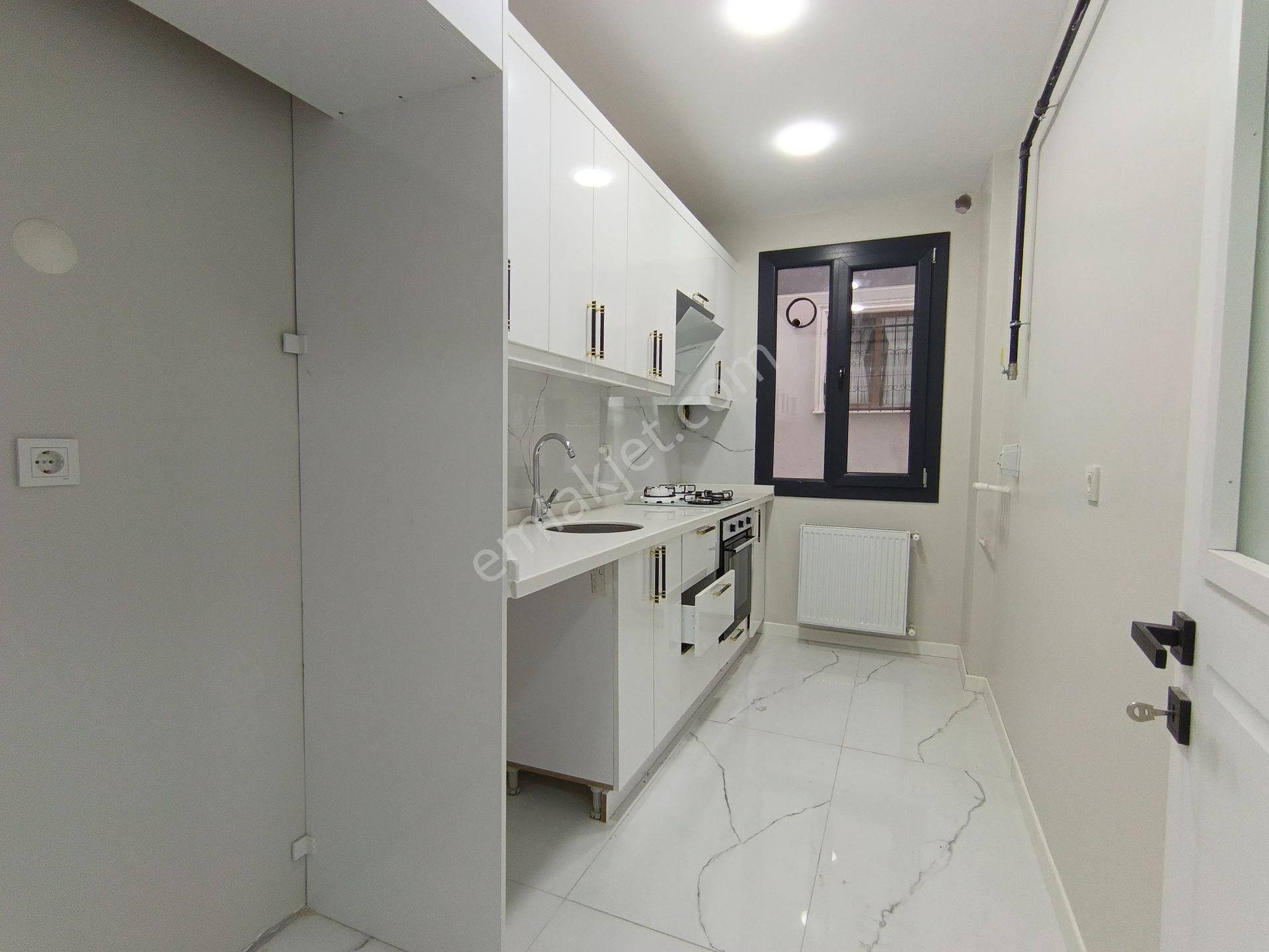 Çekmeköy Merkez Mh Ultra Lüks 1+1 90m2 Balkonlu Kapalı Otoparklı Daire - Görsel 9