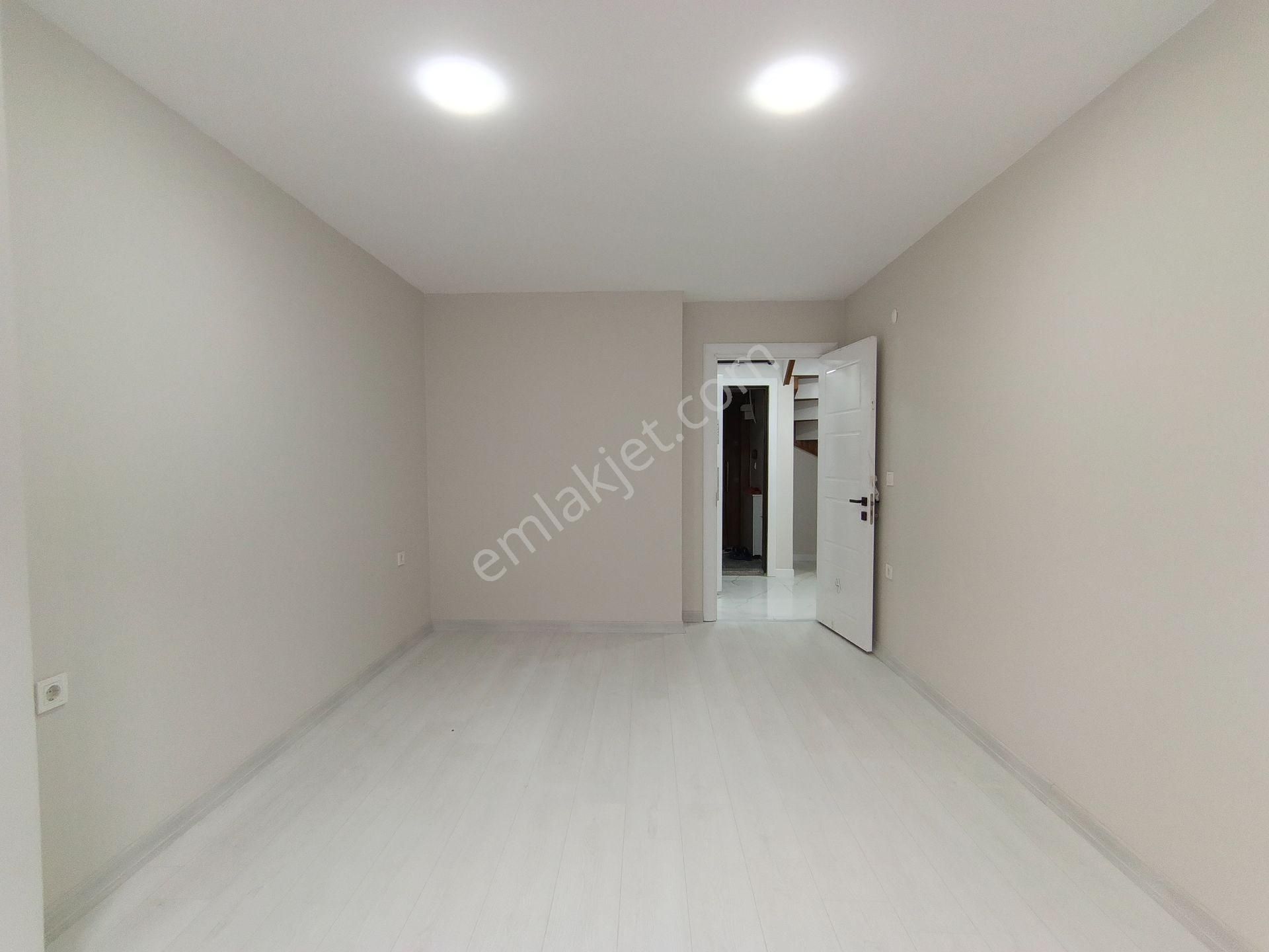 Çekmeköy Merkez Mh Satılık Lüks 4+2 250m2 Çatı Dubleks - Görsel 6