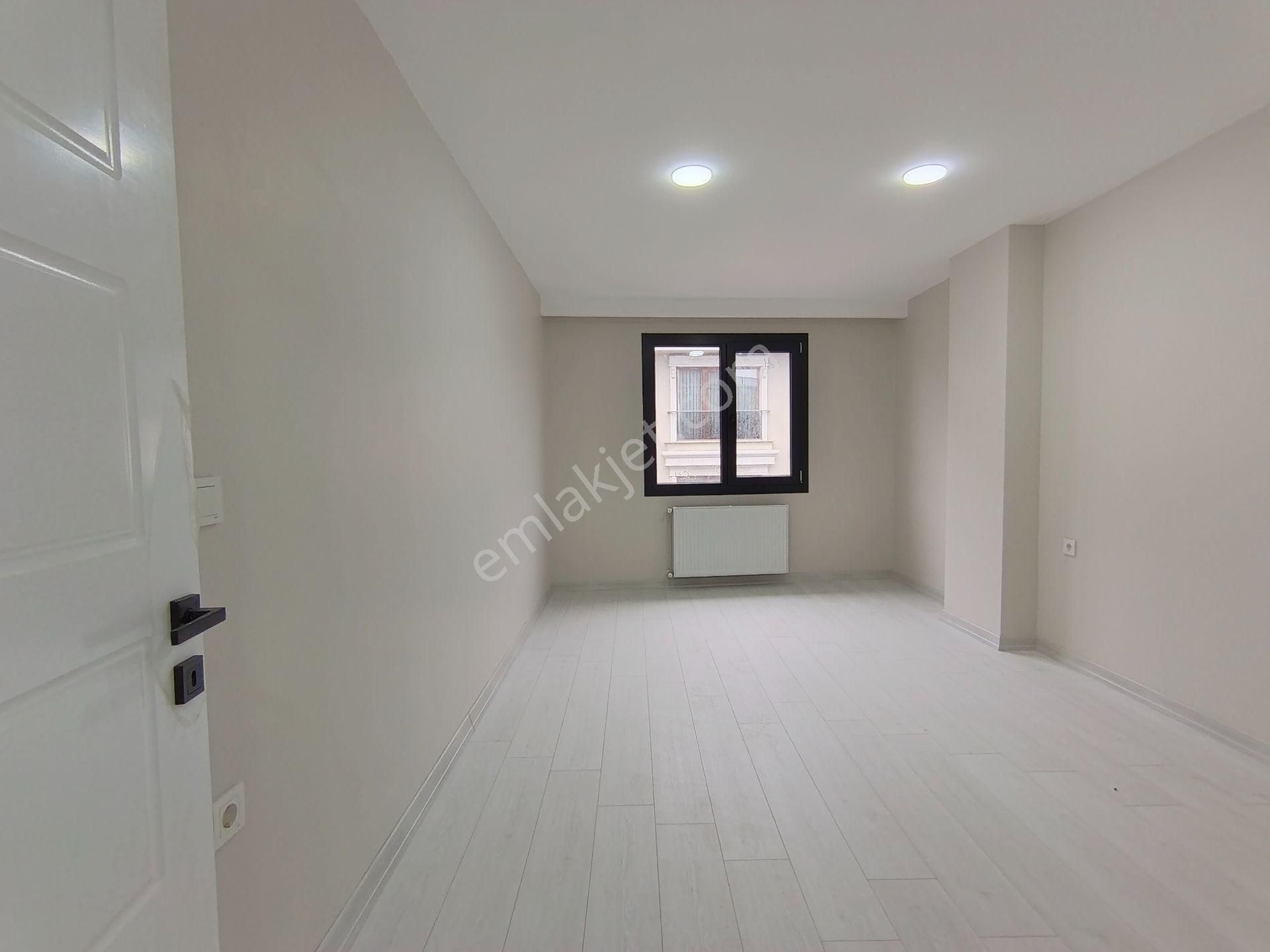 Çekmeköy Merkez Mh Satılık Lüks 4+2 250m2 Çatı Dubleks - Görsel 4