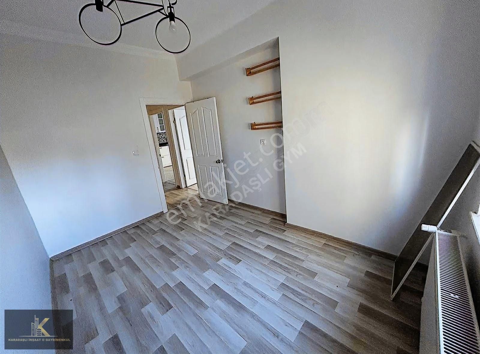 Bahçeyakada Atatürk Caddesi Üzerinde Geniş 2+1 Daire - Görsel 11