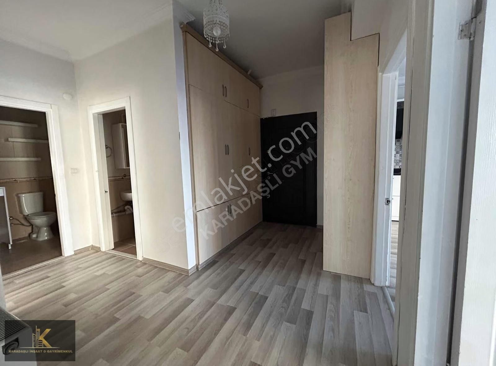 Bahçeyakada Atatürk Caddesi Üzerinde Geniş 2+1 Daire - Görsel 5