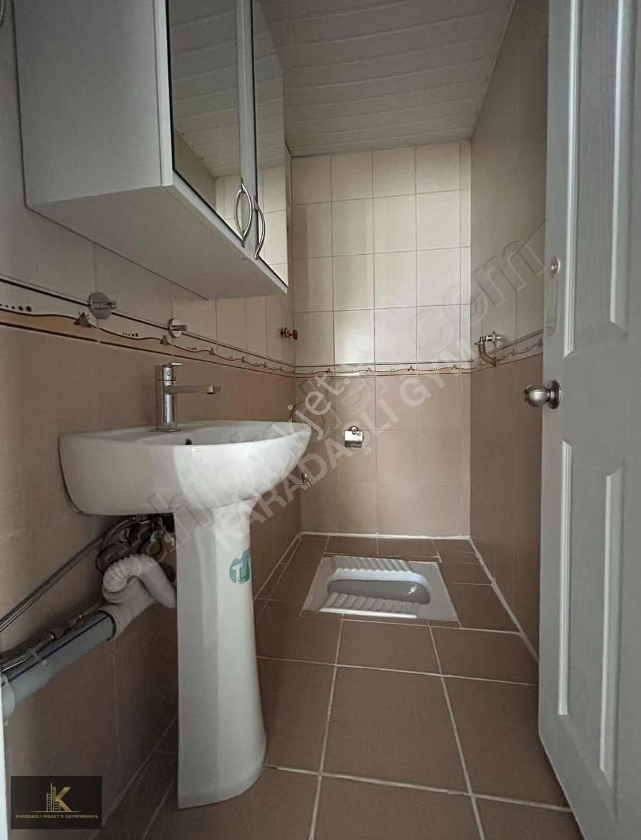 Bahçeyakada Atatürk Caddesi Üzerinde Geniş 2+1 Daire - Görsel 6
